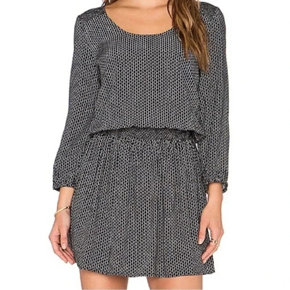 Soft Joie REVOLVE Zandi Smocked Waist Dress Size Large - Picture 3 of 11